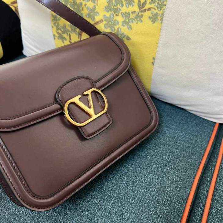 Picture of Valentino Handbags _SKUfw185240760fw